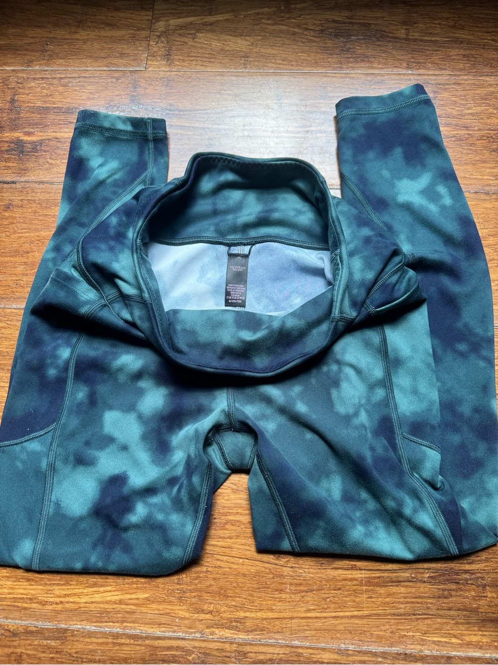 Victoria's Secret Dark Green Tie-Dye Leggings